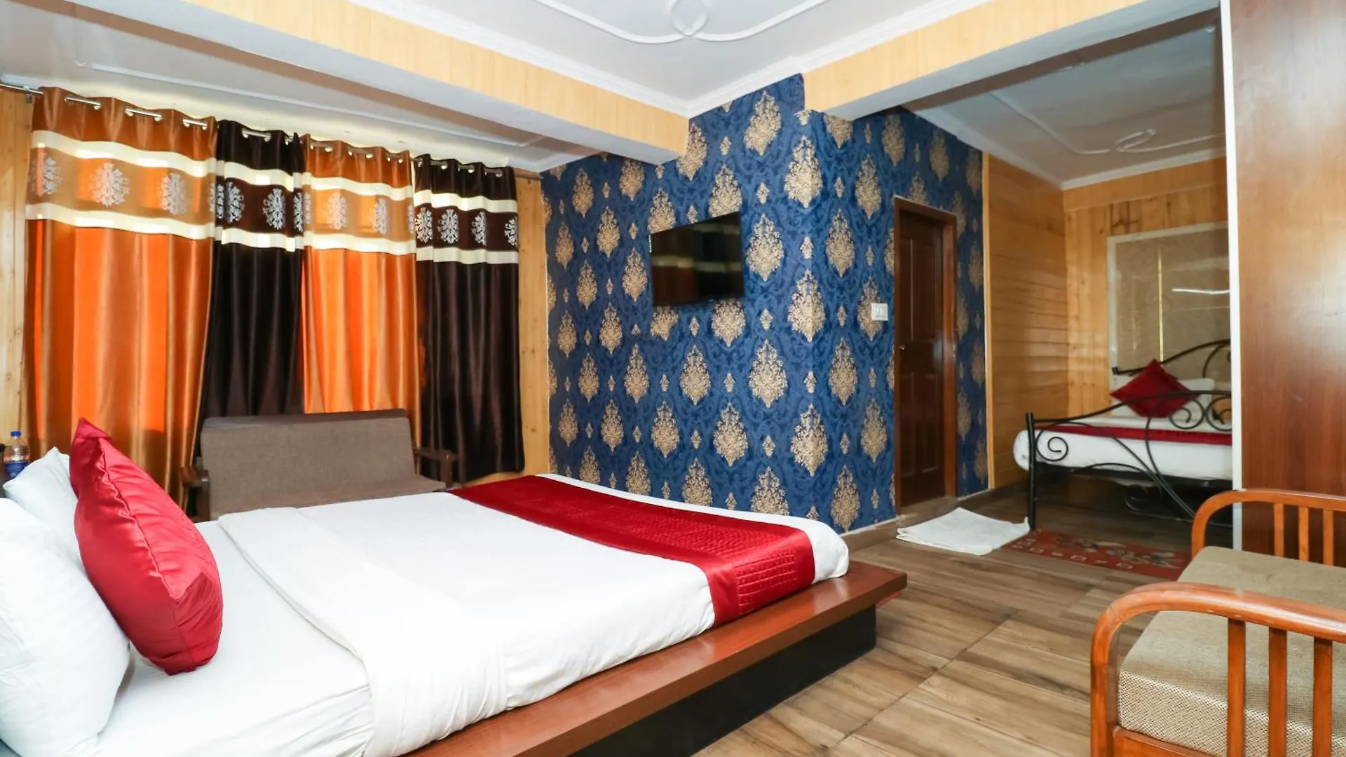 Broadway Grand Hotel Shimla 3*,  India