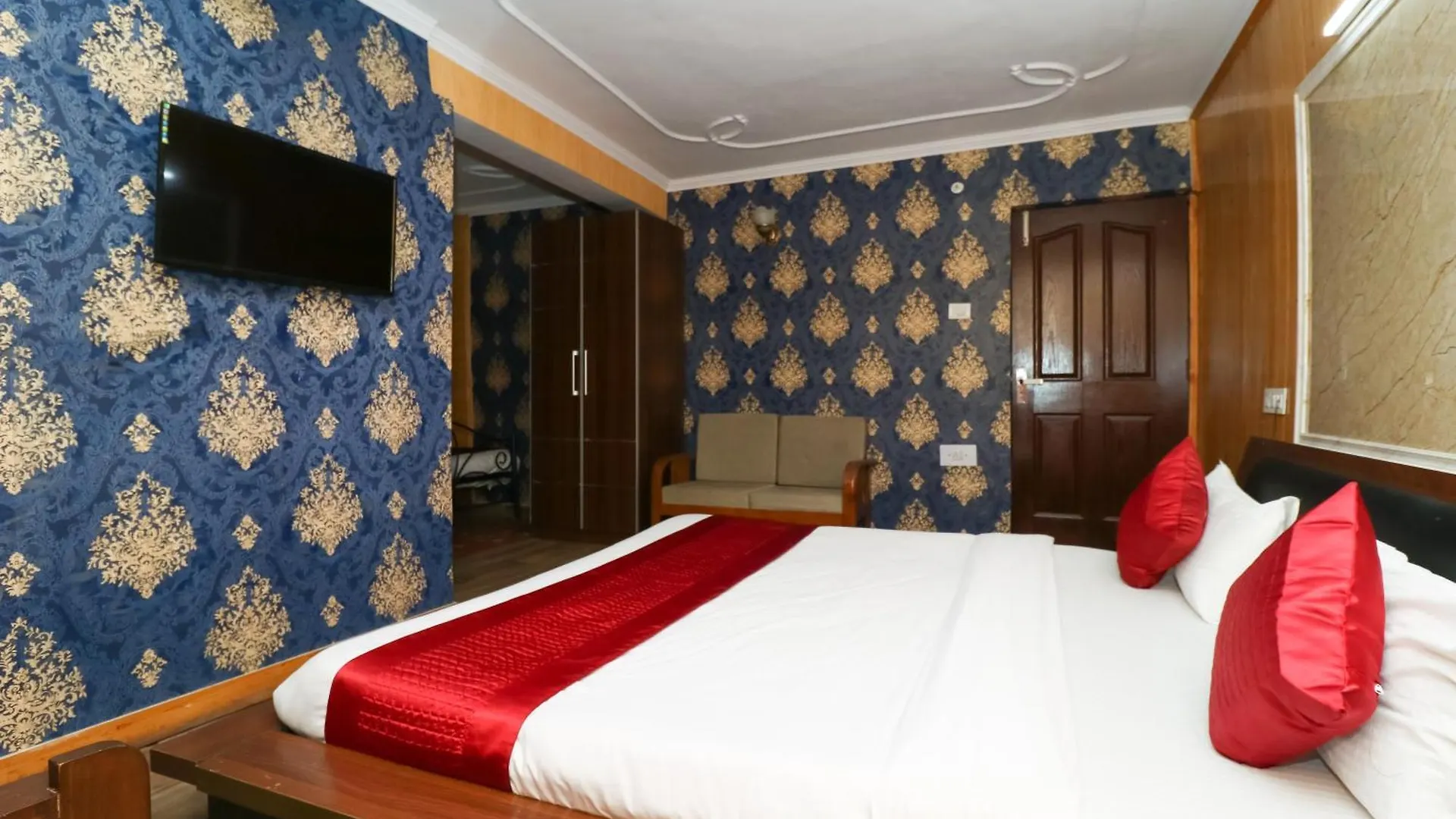 Broadway Grand Hotel Shimla